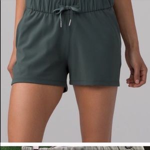 Lulu🍋 in the fly shorts. NWOT. Size 6.